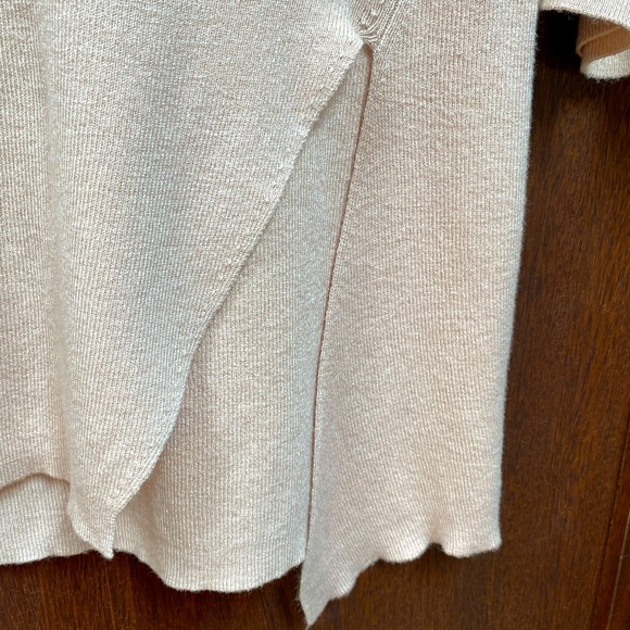 Splendid bell sleeve asymmetrical sweater. - Picture 2 of 2